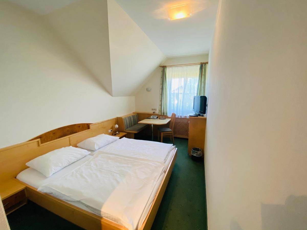 Hotel Stich Manhartsbrunn エクステリア 写真