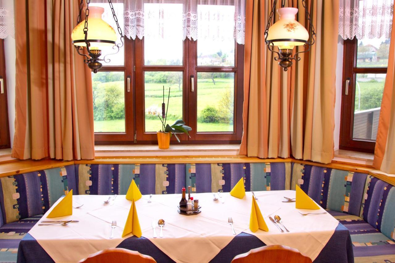 Hotel Stich Manhartsbrunn エクステリア 写真