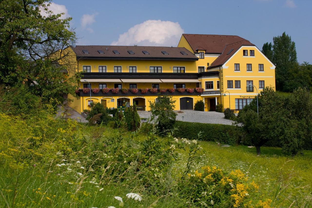 Hotel Stich Manhartsbrunn エクステリア 写真