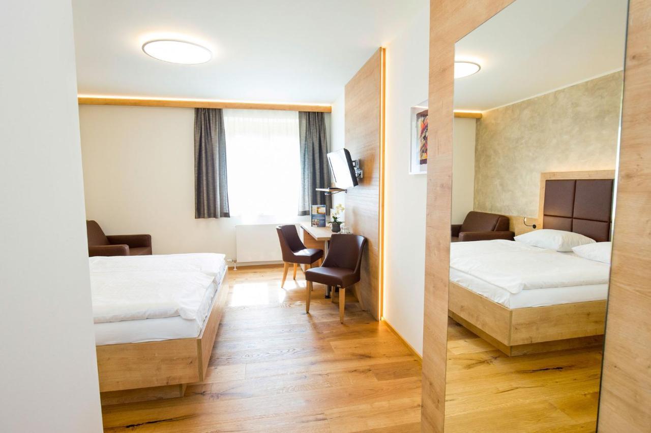 Hotel Stich Manhartsbrunn エクステリア 写真